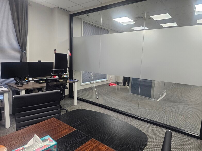 375 Deer Park Ave, Babylon, NY à louer - Photo de l’immeuble – Image 3 sur 17