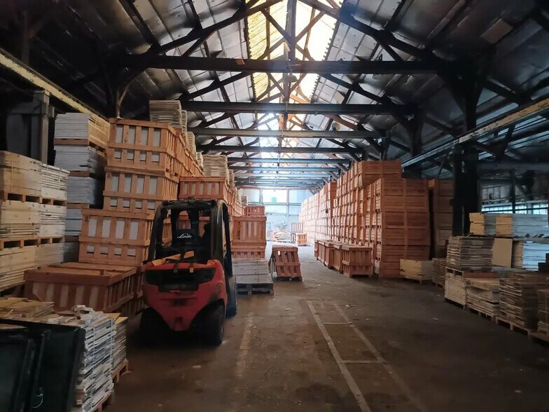 Local d'activités dans VERNEUIL D'AVRE ET D'ITON à vendre - Photo de l’immeuble – Image 3 sur 13