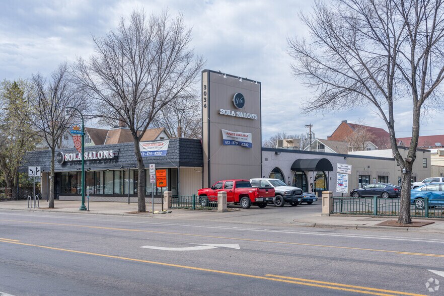 3034 S Lyndale Ave, Minneapolis, MN à louer - Photo de l’immeuble – Image 2 sur 8