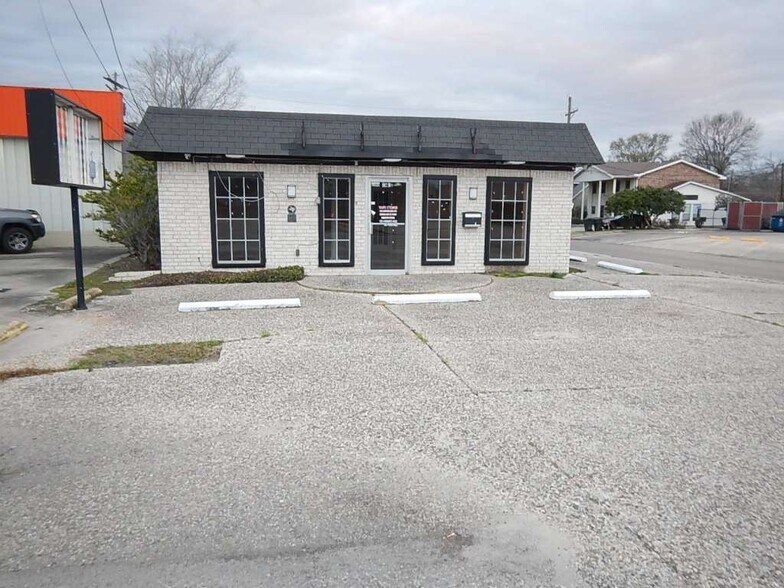 3604 Nederland Ave, Nederland, TX à vendre - Photo de l’immeuble – Image 1 sur 9
