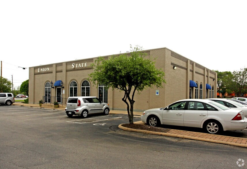 902 Palm Valley Blvd, Round Rock, TX à louer - Photo de l’immeuble – Image 3 sur 3