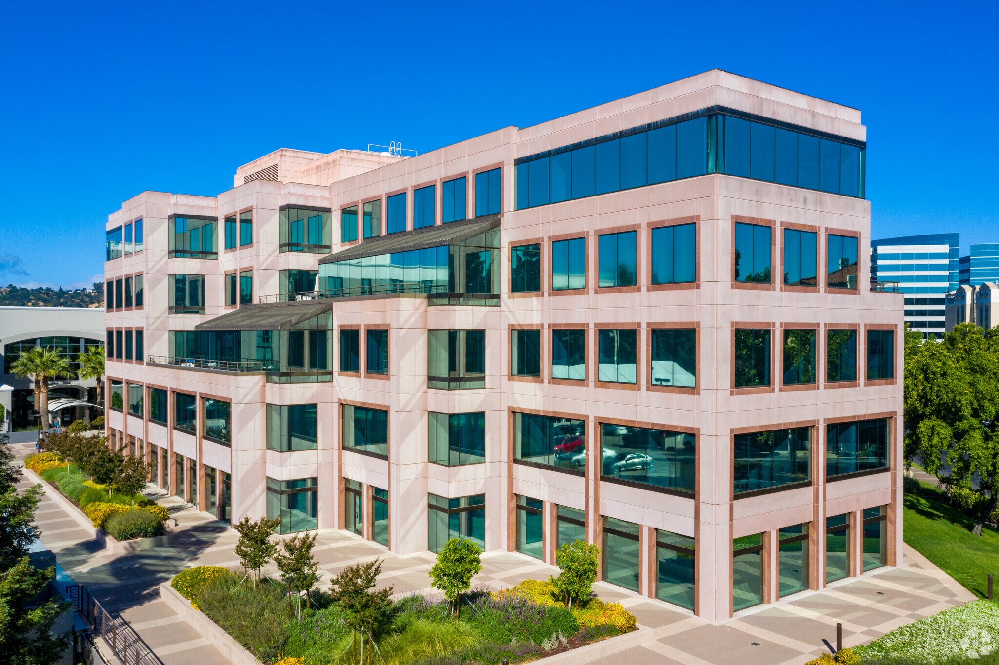 1350 Treat Blvd, Walnut Creek, CA à louer Photo principale– Image 1 sur 7