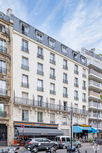 Immeuble residentiel dans Paris à vendre - Photo principale – Image 1 sur 1