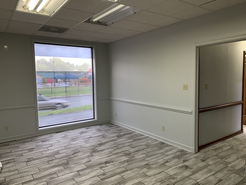 338 N University Dr, Nacogdoches, TX à louer - Photo intérieure – Image 3 sur 7