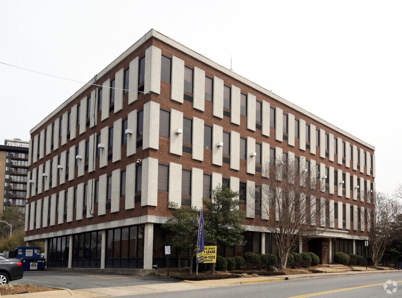 6121 Lincolnia Rd, Alexandria, VA à louer - Photo de l’immeuble – Image 3 sur 19