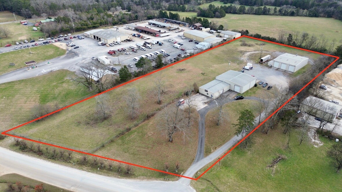 185 Industrial Dr, Chickamauga, GA à louer Photo principale– Image 1 sur 31