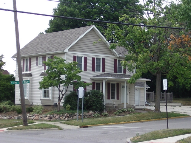 101 N Lewis St, Saline, MI à vendre - Photo de l’immeuble – Image 2 sur 6