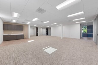 16 Technology Dr, Irvine, CA à louer Photo intérieure– Image 1 sur 8
