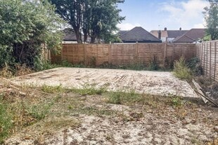 32 Queens Gdns, Upminster ESS - Immobilier d'entreprise