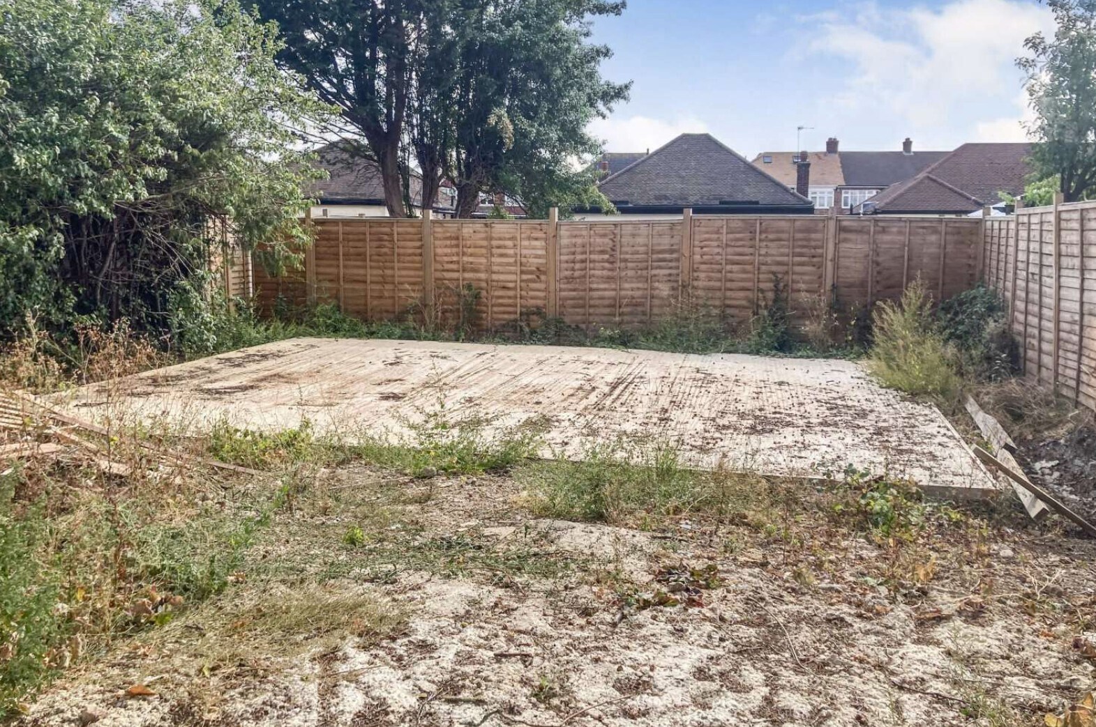 32 Queens Gdns, Upminster à vendre Photo principale– Image 1 sur 7