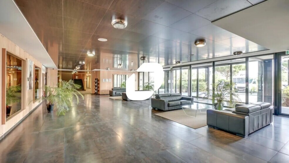 Bureau dans Lieusaint à louer - Photo de l’immeuble – Image 3 sur 13