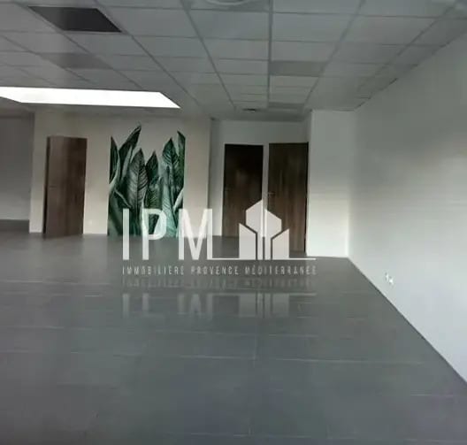 Local commercial dans Roquevaire à louer - Photo intérieure – Image 3 sur 5