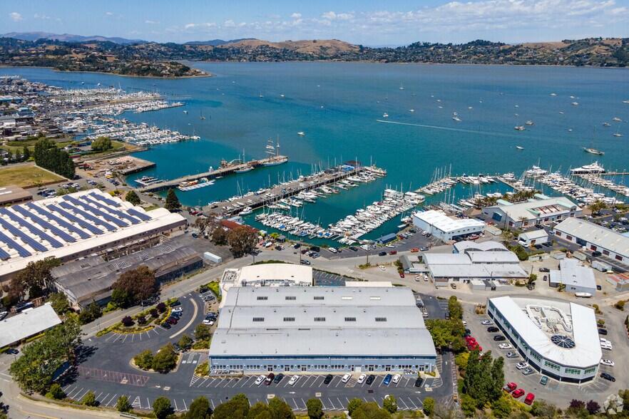 10-20 Liberty Ship Way, Sausalito, CA à louer - Photo de l’immeuble – Image 2 sur 15