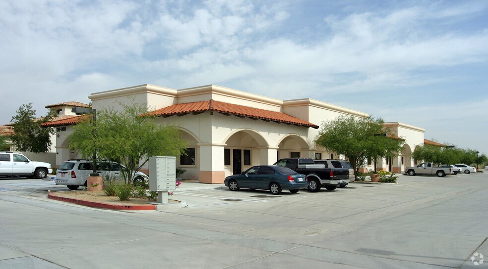 35280 Bob Hope Dr, Rancho Mirage, CA à louer - Photo de l’immeuble – Image 3 sur 4
