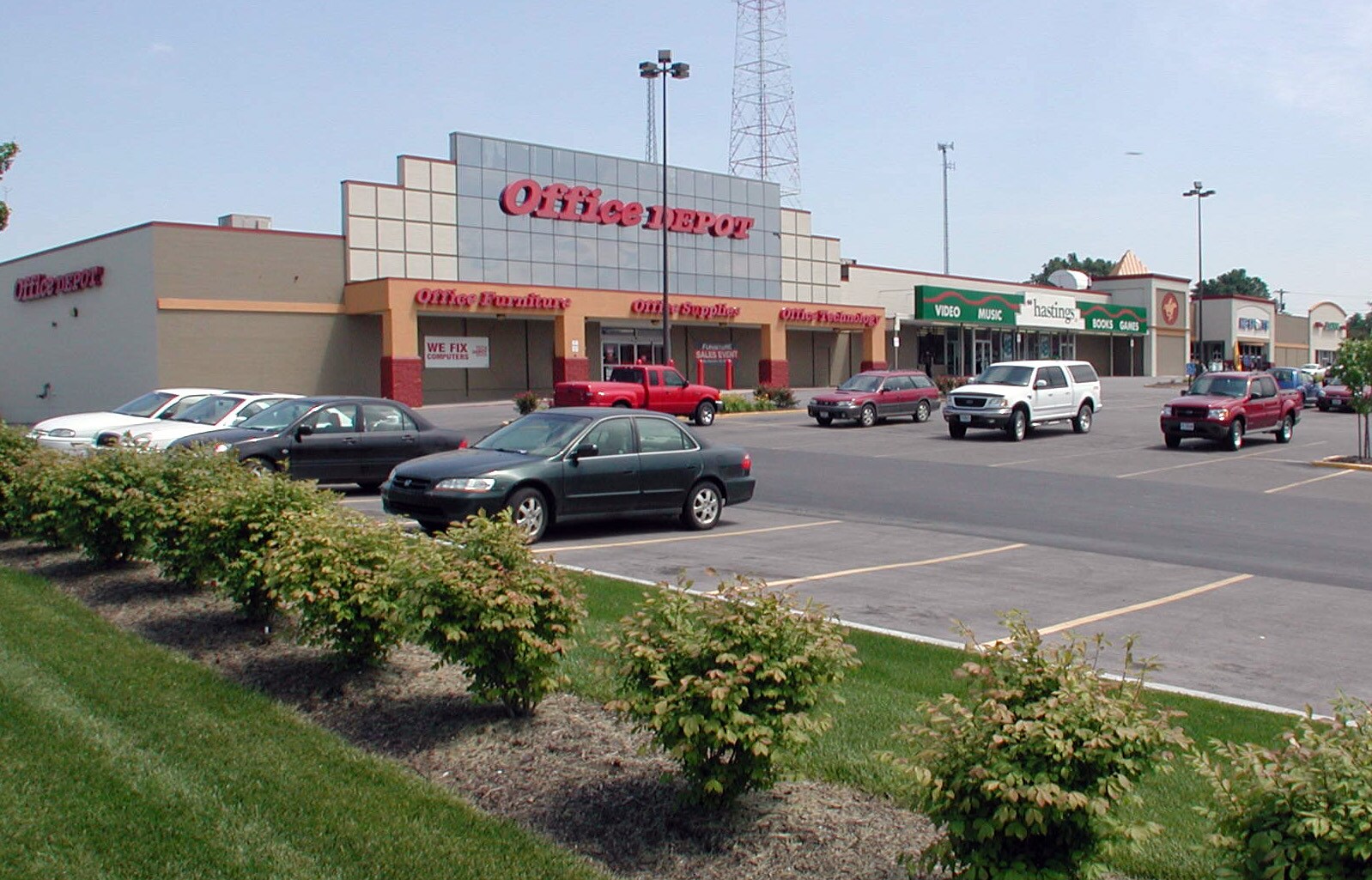 603-619 N Belt Hwy, Saint Joseph, MO à louer Photo principale– Image 1 sur 11