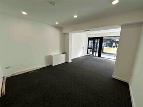 28 Commercial St, Harrogate à louer Photo intérieure– Image 2 sur 9