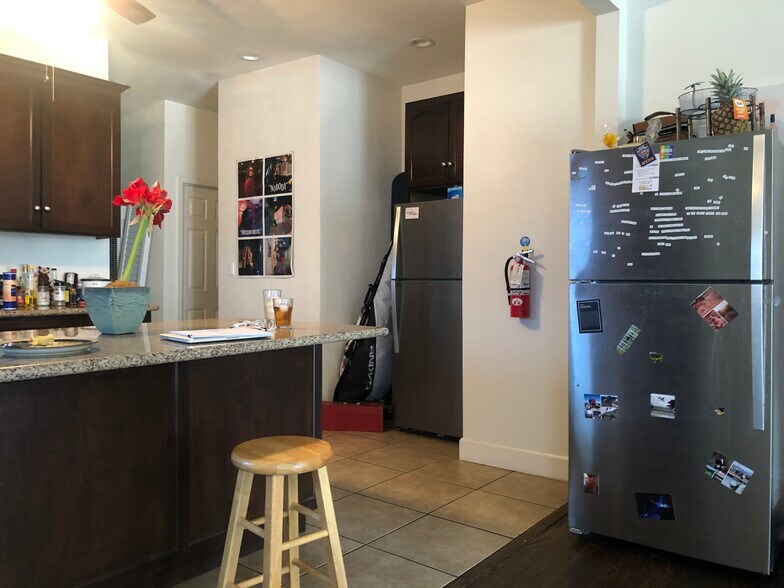 1449 W 28th St, Los Angeles, CA à vendre - Photo intérieure – Image 3 sur 17