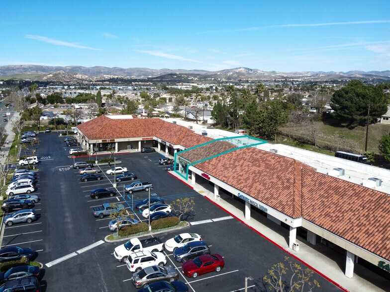 1424-1494 Madera Rd, Simi Valley, CA à louer - Photo de l’immeuble – Image 3 sur 10