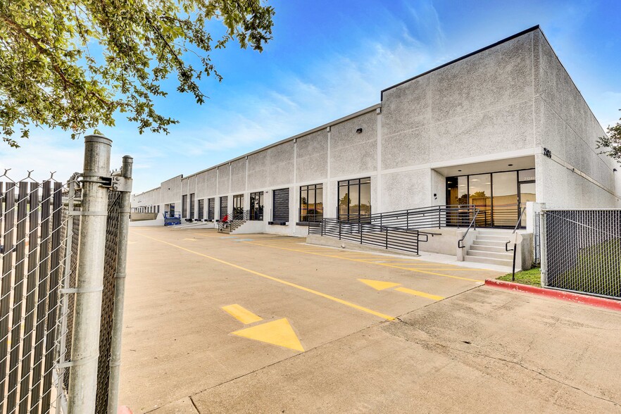 2124 Saint Elmo Rd E, Austin, TX à louer - Photo de l’immeuble – Image 1 sur 18