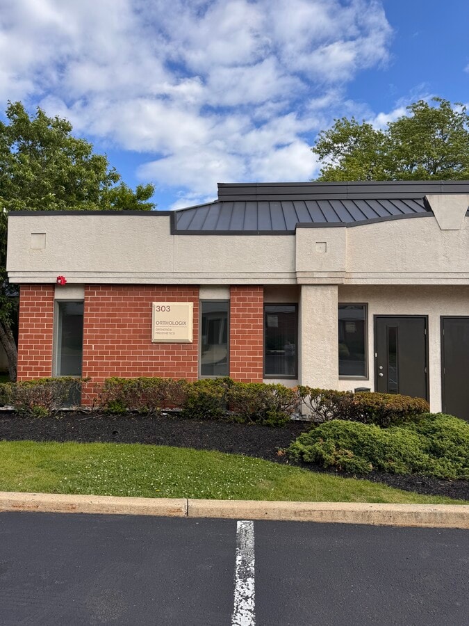 2301 E Evesham Rd, Voorhees, NJ 08043 - Lot 303 - - Photo intérieure - Image 1 of 10