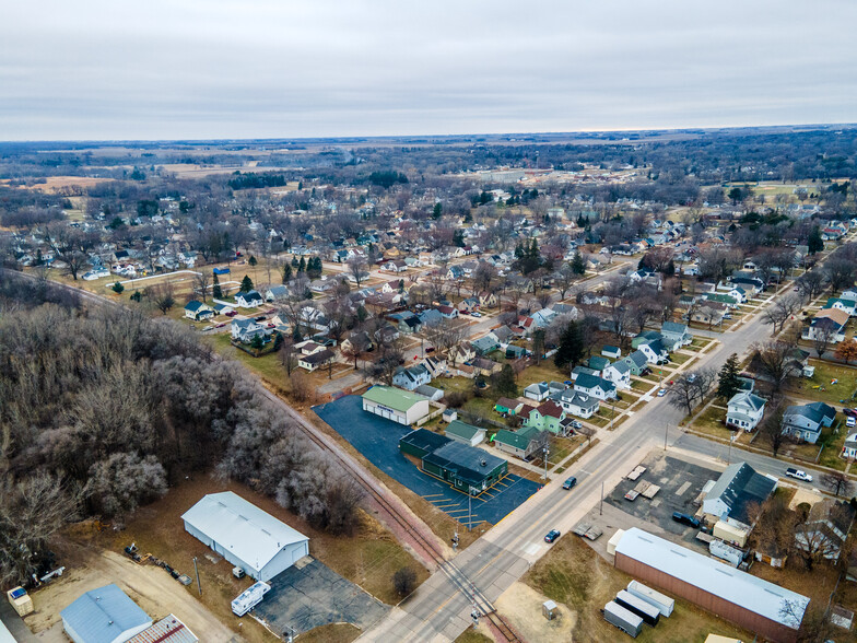 1006 8th Ave SW, Austin, MN à louer - Photo de l’immeuble – Image 3 sur 45