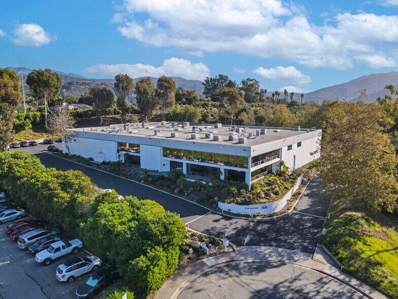 1050 Cindy Ln, Carpinteria, CA à vendre - Photo de l’immeuble – Image 2 sur 15