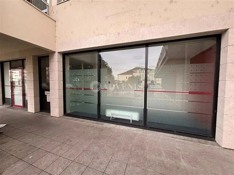 Local commercial dans Fleury-les-Aubrais à louer - Photo de l’immeuble – Image 2 sur 10