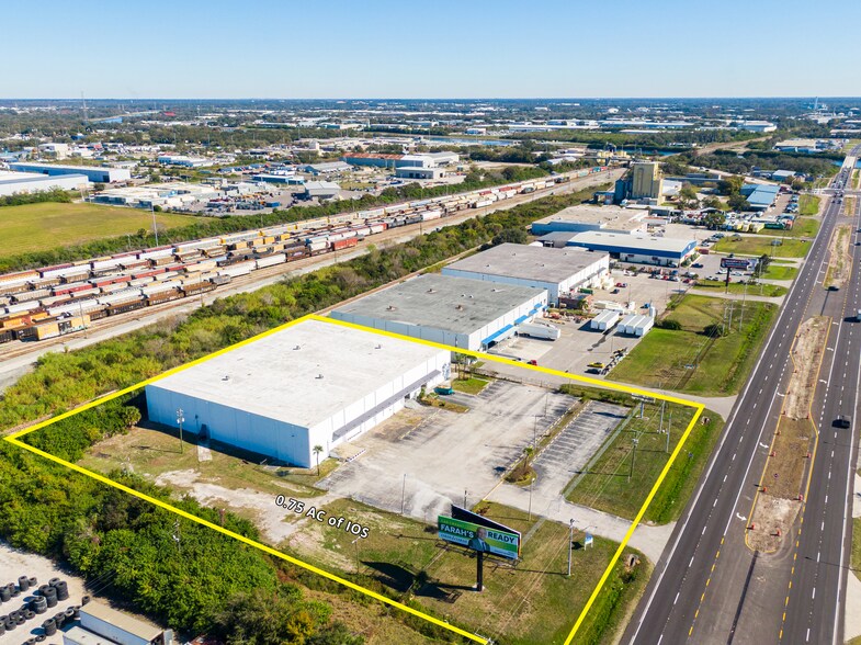 6608 E Adamo Dr, Tampa, FL à louer - Photo de l’immeuble – Image 1 sur 10