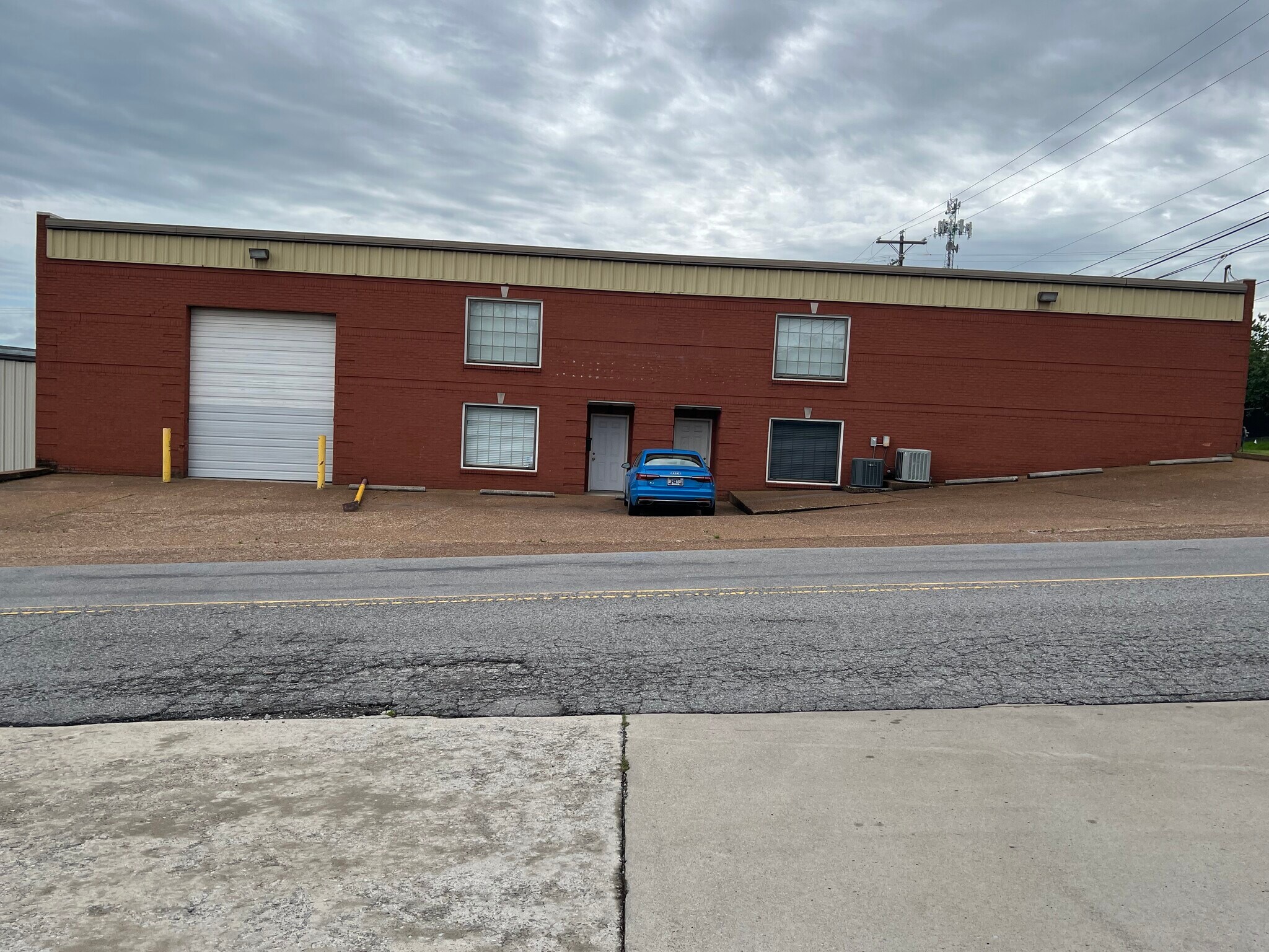 2403 Kline Ave, Nashville, TN à louer Photo de l’immeuble– Image 1 sur 13