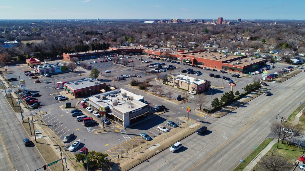 1000 Alameda St, Norman, OK à louer - Aérien – Image 1 sur 13