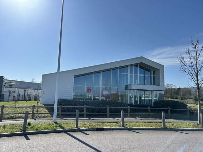 Plus de détails pour Industriel/Logistique à louer