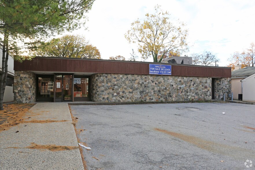 1573 Broadway, Hewlett, NY à louer - Photo principale – Image 1 sur 25