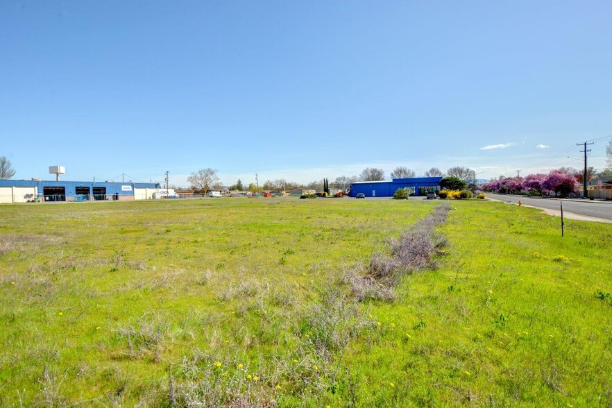 0 Avenue A - 361W20BD 1301, White City, OR à vendre - Photo de l’immeuble – Image 2 sur 8