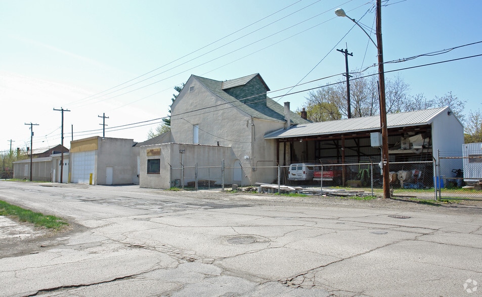 2409 Amelia Ave, Scranton, PA à louer - Photo principale – Image 1 sur 4
