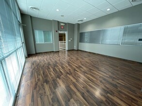 4747 Pioneers Blvd, Lincoln, NE à louer Photo intérieure– Image 2 sur 4