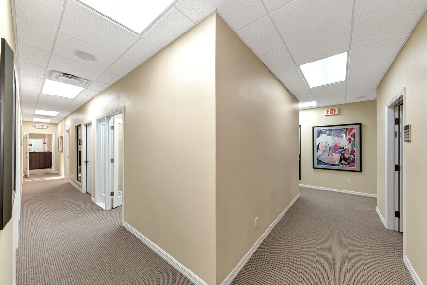 1314 E Venice Ave, Venice, FL à louer - Photo intérieure – Image 3 sur 48