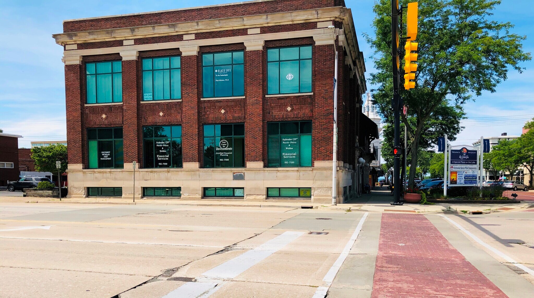 620 Broad St, Saint Joseph, MI à louer Photo de l’immeuble– Image 1 sur 17
