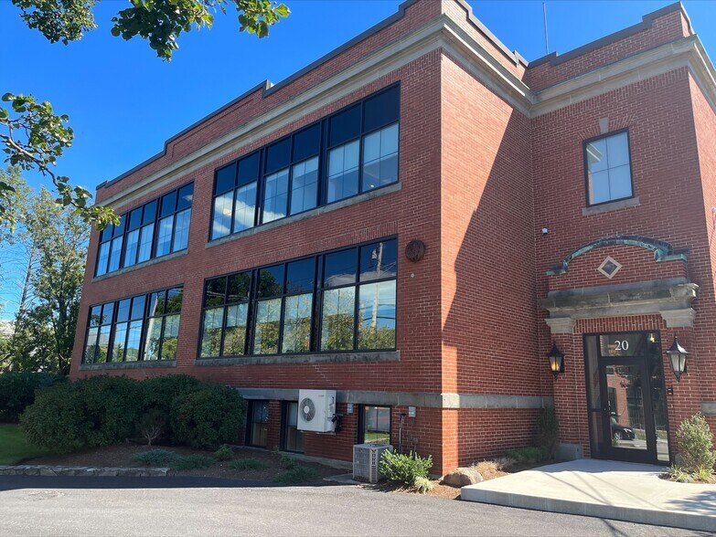 20 Centerville Rd, Warwick, RI à louer - Photo de l’immeuble – Image 1 sur 8