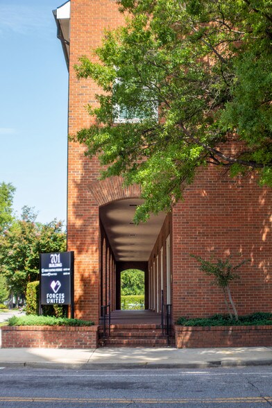 701 Greene St, Augusta, GA à louer - Photo de l’immeuble – Image 2 sur 23