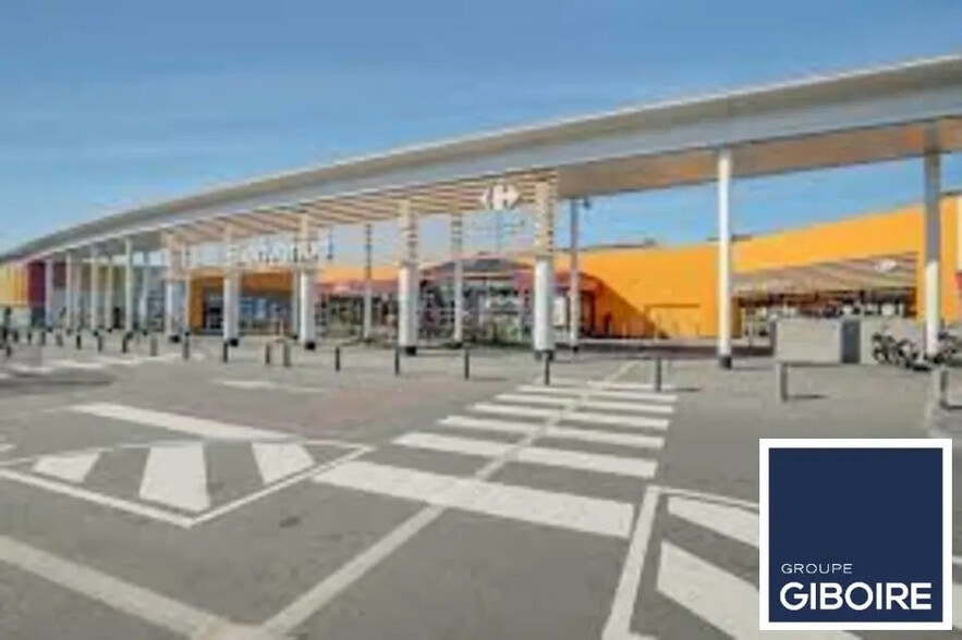 Local commercial dans Hérouville-Saint-Clair à louer - Photo de l’immeuble – Image 1 sur 1