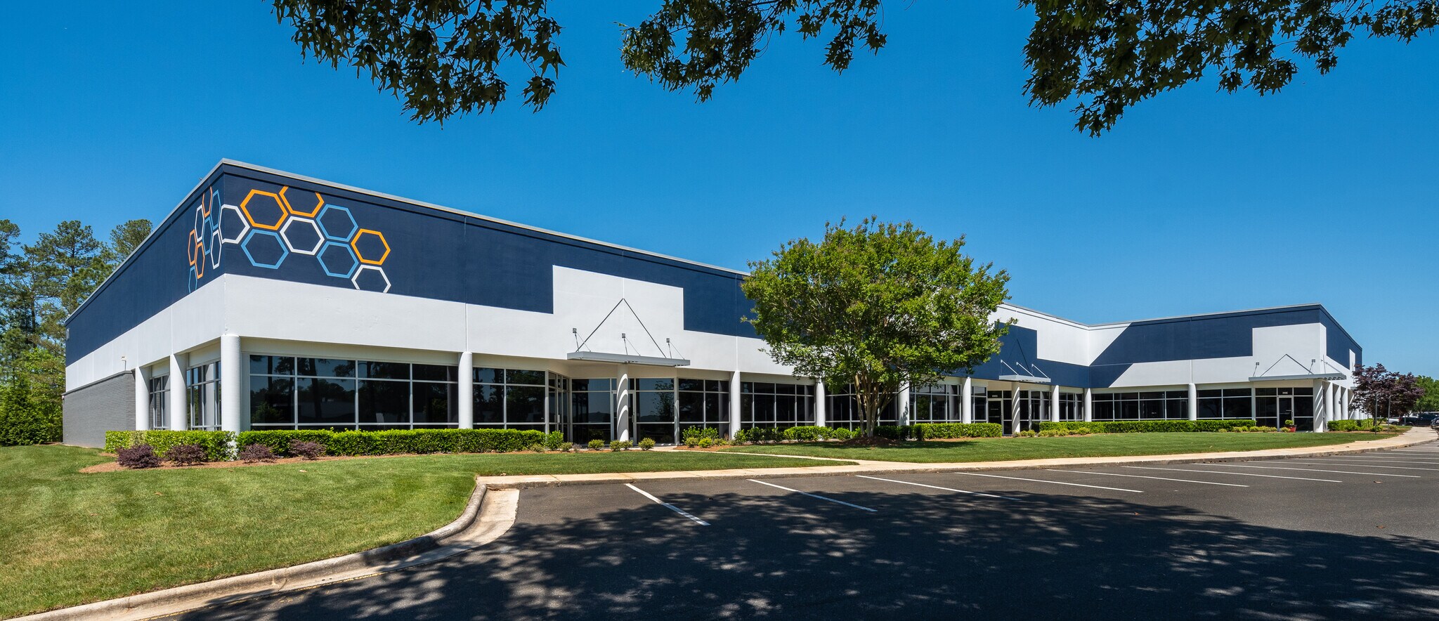 1015 Aviation Pky, Morrisville, NC à louer Photo principale– Image 1 sur 8