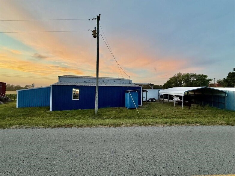 114 Glenville Loop, Calhoun, KY à vendre - Photo de l’immeuble – Image 2 sur 8
