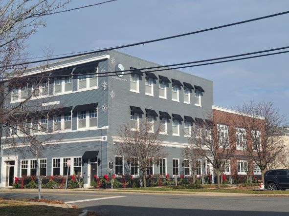 5 Shore Ln, Bay Shore, NY à louer - Photo de l’immeuble – Image 1 sur 20