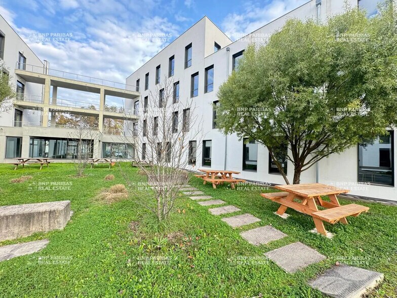 Bureau dans Meylan à louer - Photo de l’immeuble – Image 3 sur 3