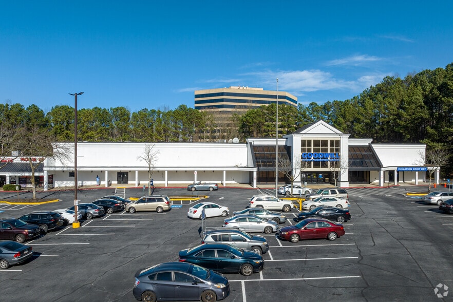 8329-8371 Roswell Rd NE, Atlanta, GA à louer - Photo de l’immeuble – Image 1 sur 20