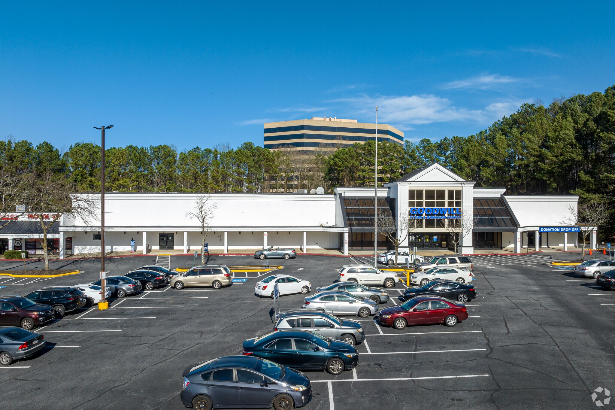 8329-8371 Roswell Rd NE, Atlanta, GA à louer Photo de l’immeuble– Image 1 sur 21