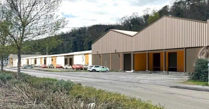 Industriel/Logistique dans Rouen à vendre - Photo de l’immeuble – Image 1 sur 2