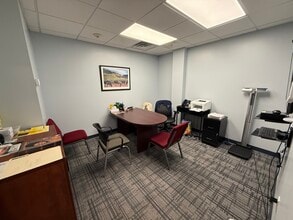 400 Westage Business Center Dr, Fishkill, NY à louer Photo intérieure– Image 2 sur 11