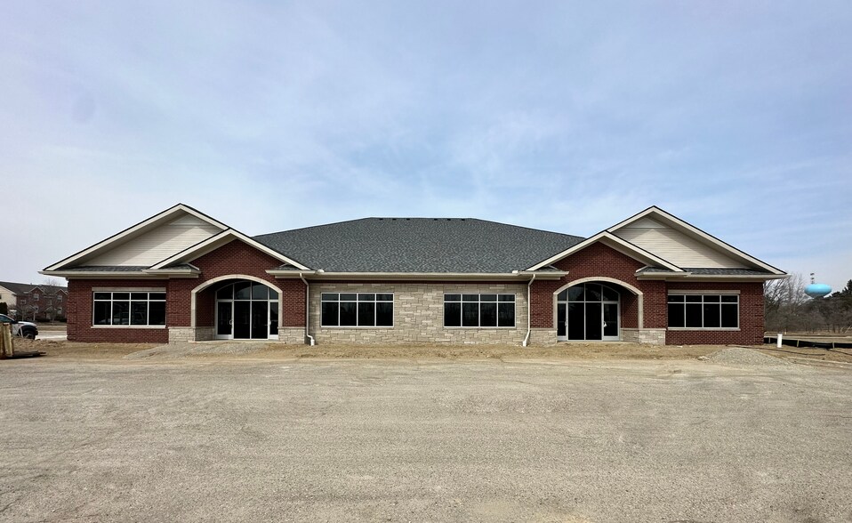 6001 Cheshire Park Dr, Village of Clarkston, MI à vendre - Photo de l’immeuble – Image 2 sur 7