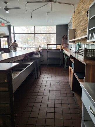 Plus de détails pour 3581 W Belden Ave, Chicago, IL - Local commercial à vendre